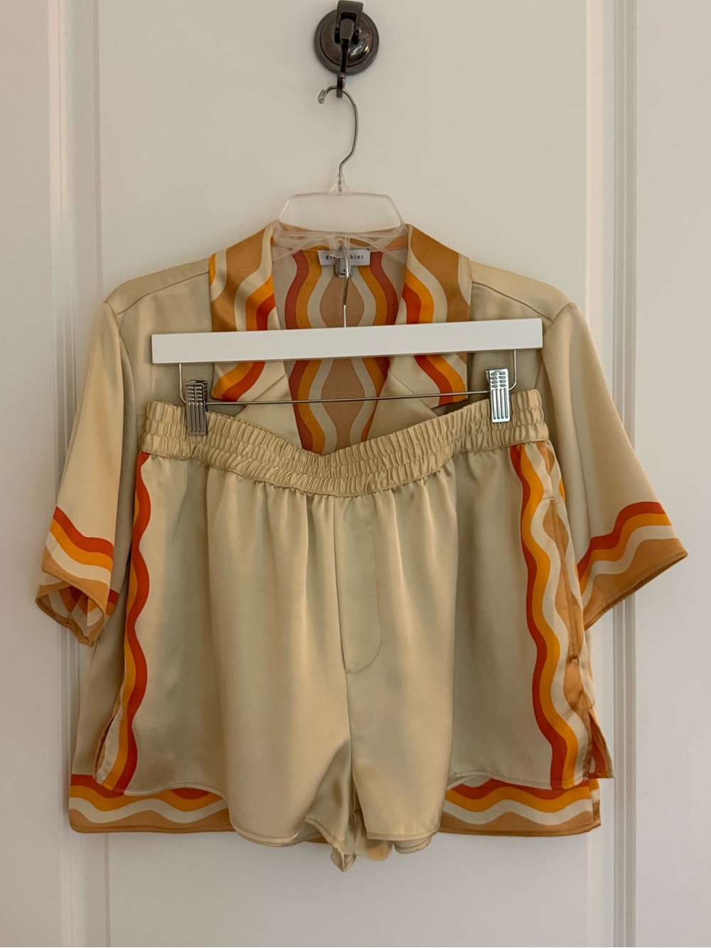 Gianni Bini Cream Shorts with Orange and Yellow Wave Trim